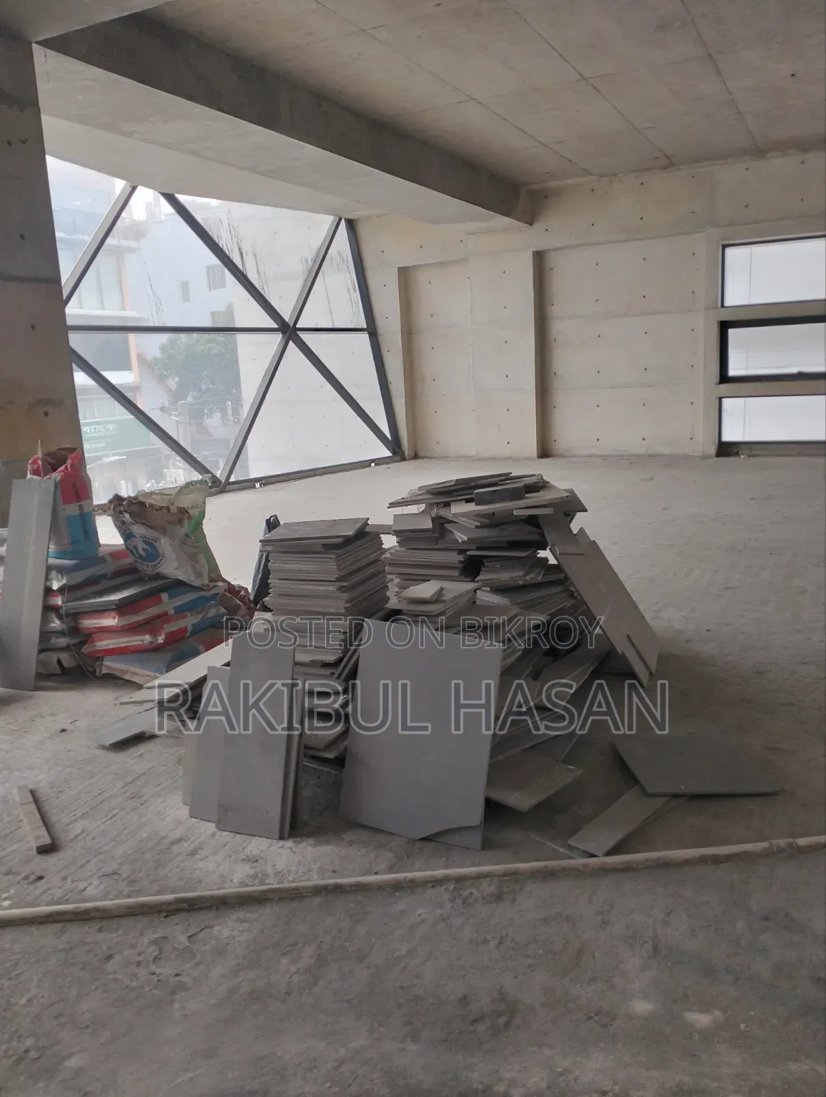 2150 SFT 2nd Floor Space Rent for Coffee Shop, Clothing Store Office in Banani