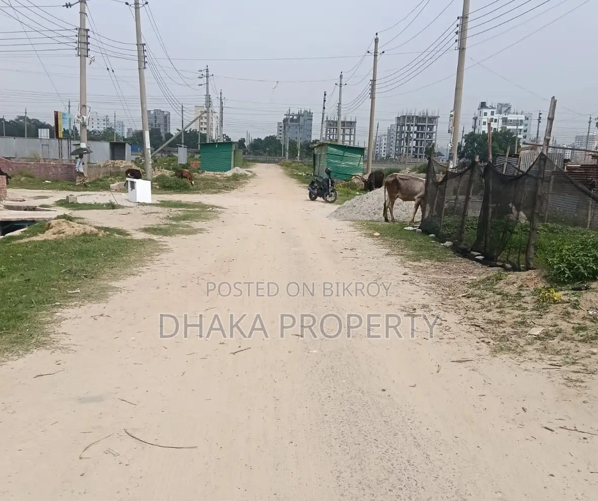 Metro Station 3 Katha Park East at Sector-17/B in Uttara