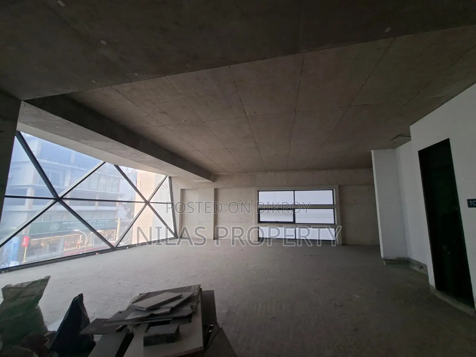 2nd Floor Front View Showroom/Café Space for Rent in Banani