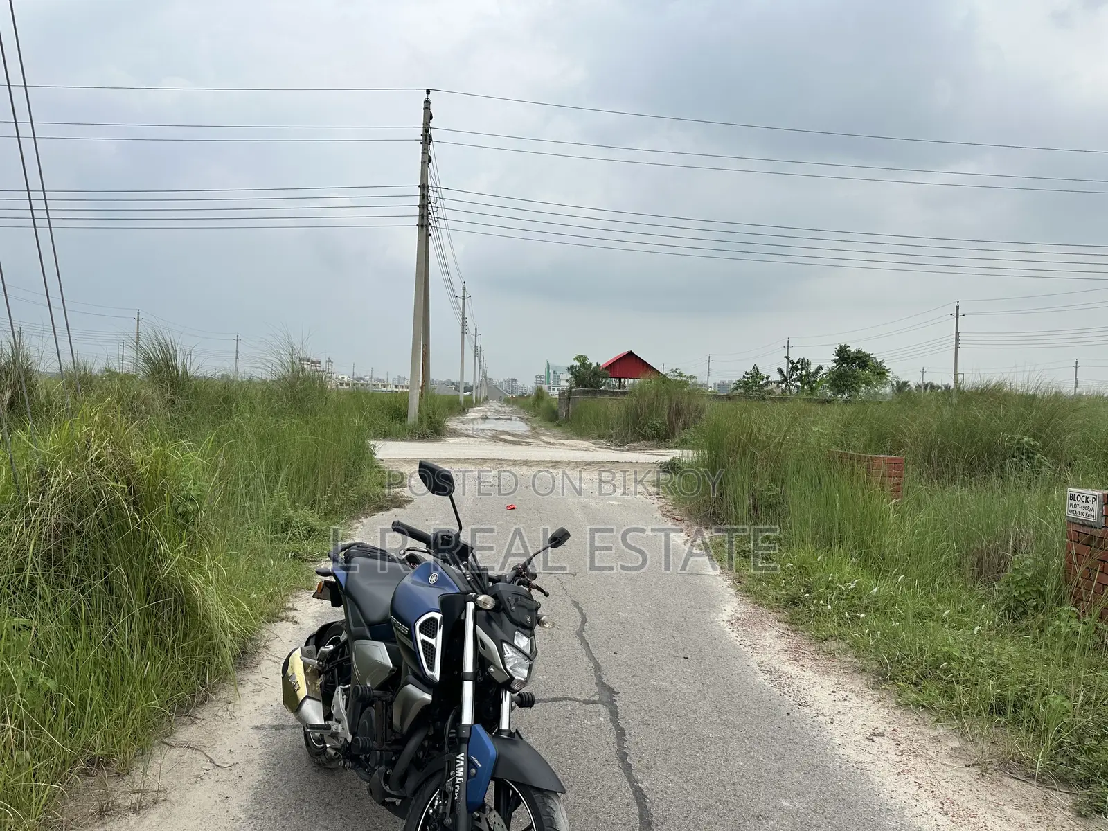 Block-P, 3-Katha, South-Facing, Plot Urgent Sale for Bashundhara R/A in Basundhara