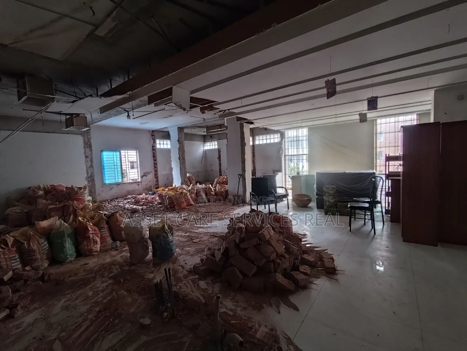 2700-Square Feet 2nd Floor Open Office Space Rent Baridhara J-Block in Baridhara