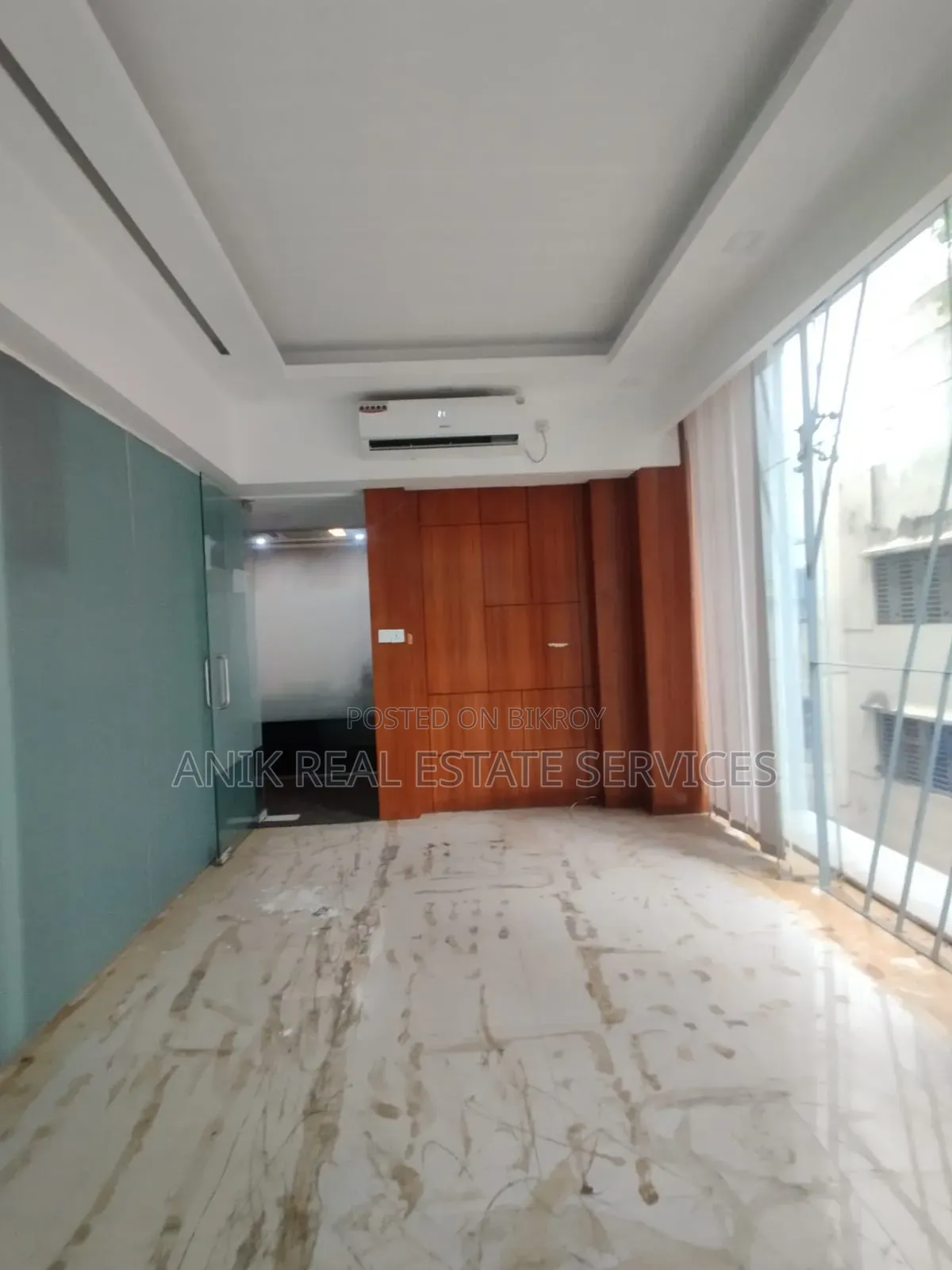 Commercial 2350 SFT Semi Furnished Office Space for Rent at Banani in Banani