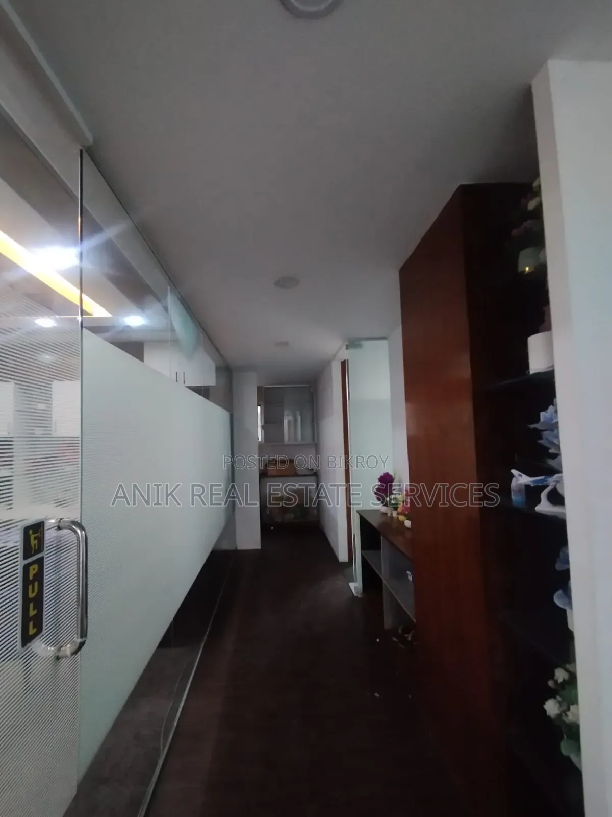 Commercial 2350 SFT Semi Furnished Office Space for Rent at Banani in Banani