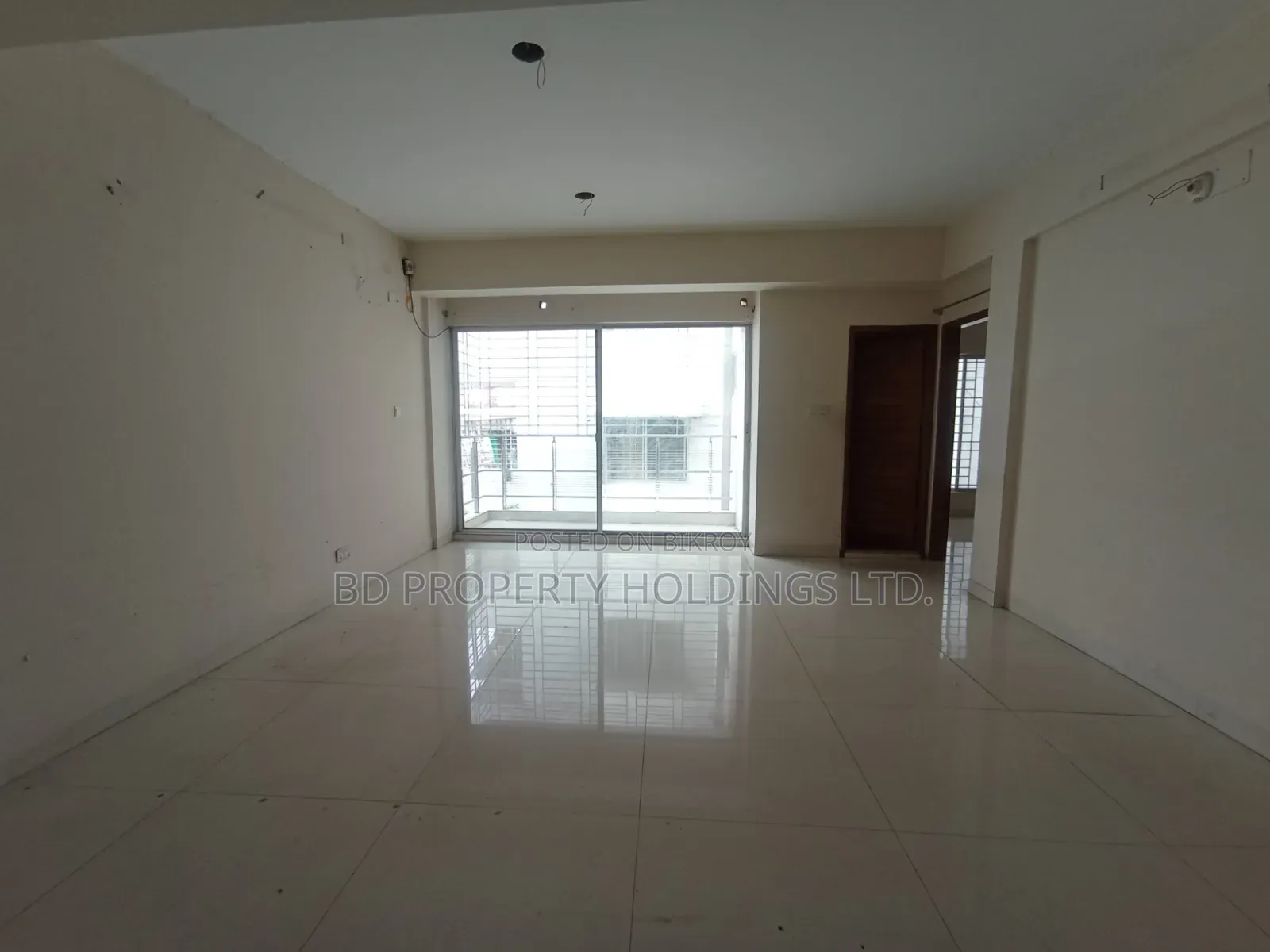 2300 SFT Luxurious Office Space for Rent in Uttara in Uttara