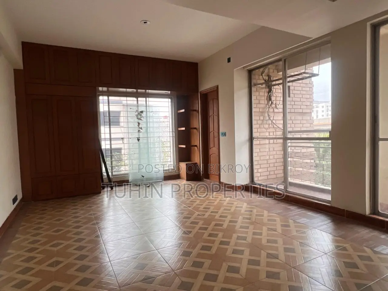 4-Bedroom Apartment in Banani DOHS for Sale in Banani DOHS