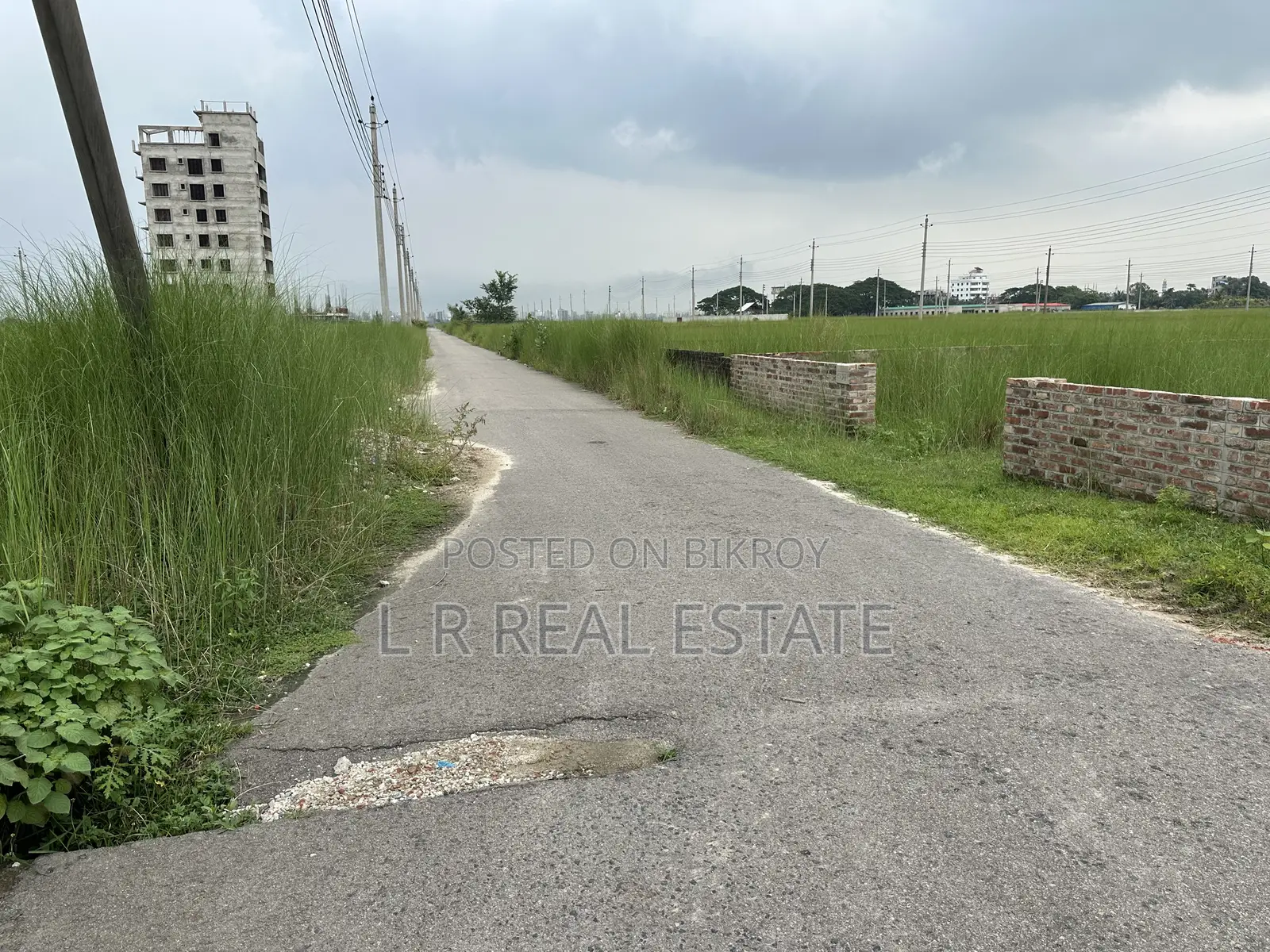 Block-N, 3-Katha, South-East Corner Plot for Sale in Bashundhara in Bashundhara City