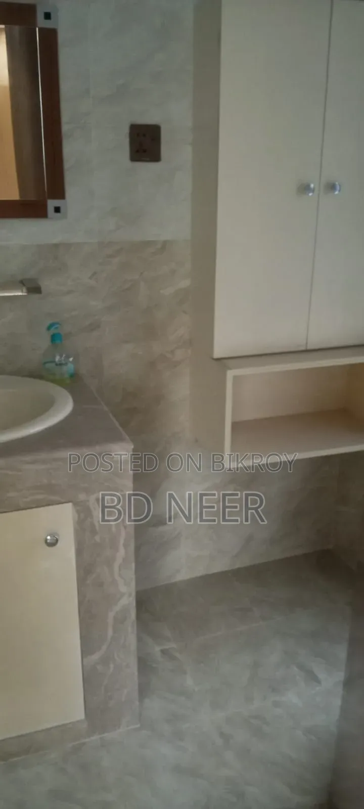 1800 SQFT Nice Office Available for Rent in Banani South in Banani