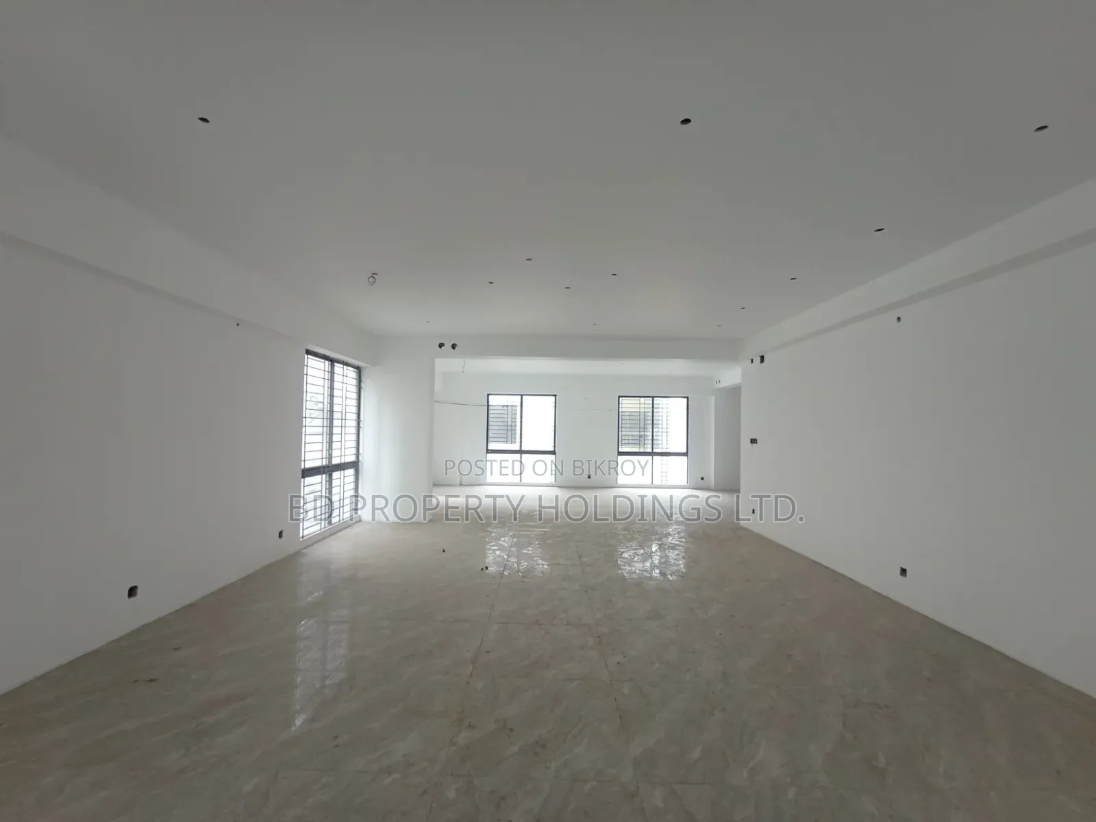 2900 SFT Luxurious Brand New Commercial Open Space for Rent in Uttara in Uttara