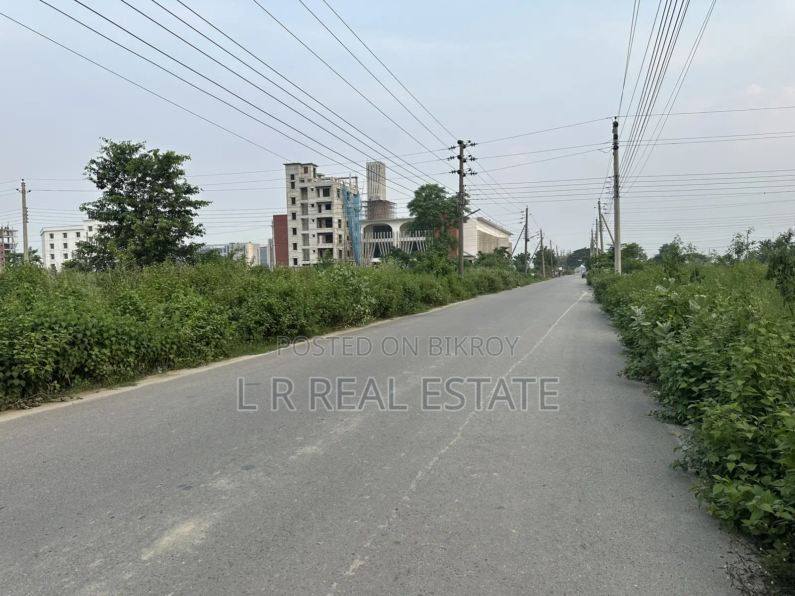 Block-N, South-Facing, 3-Katha, Near Central Mosque, Bashundhara R/A in Bashundhara City