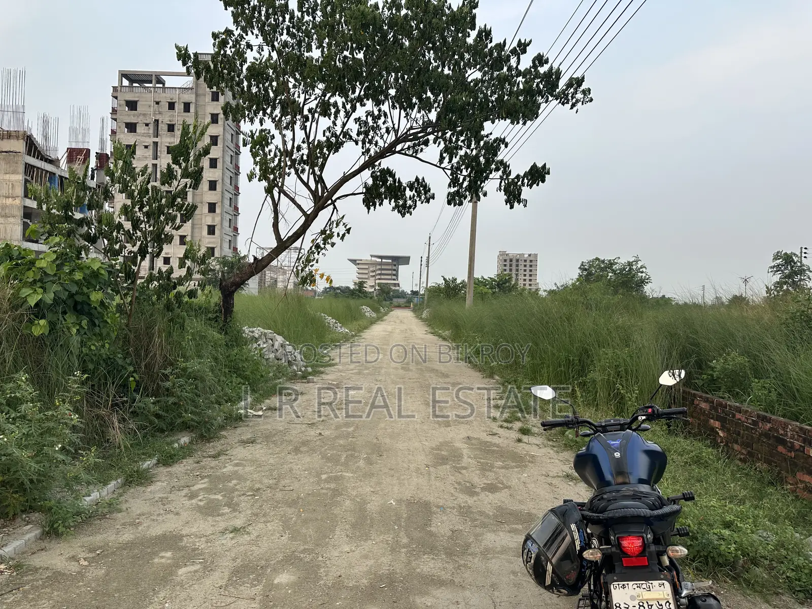 Block-N, 5-Katha, South-Facing, Urgent Sale, Bashundhara R/A in Basundhara