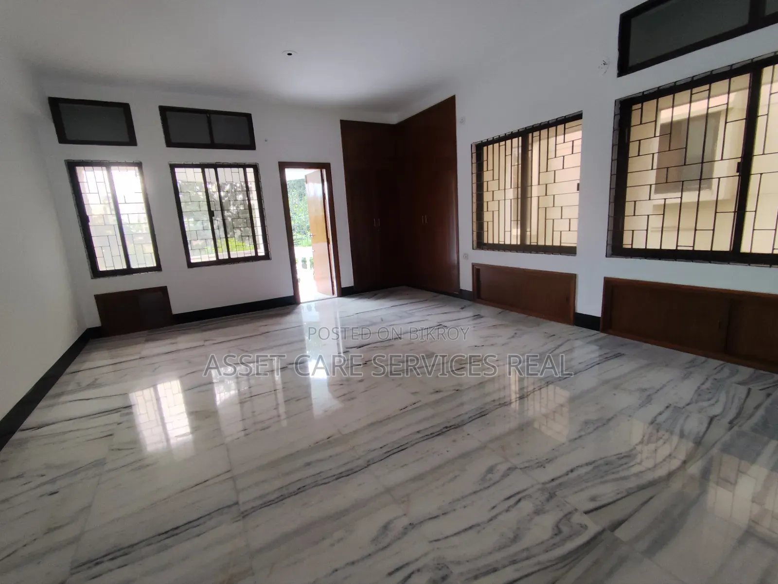4000-SQFT Lake View Office Space Rent in Gulshan in Gulshan