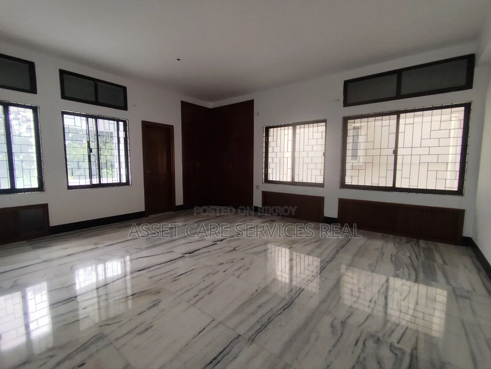 4000-SQFT Lake View Office Space Rent in Gulshan in Gulshan