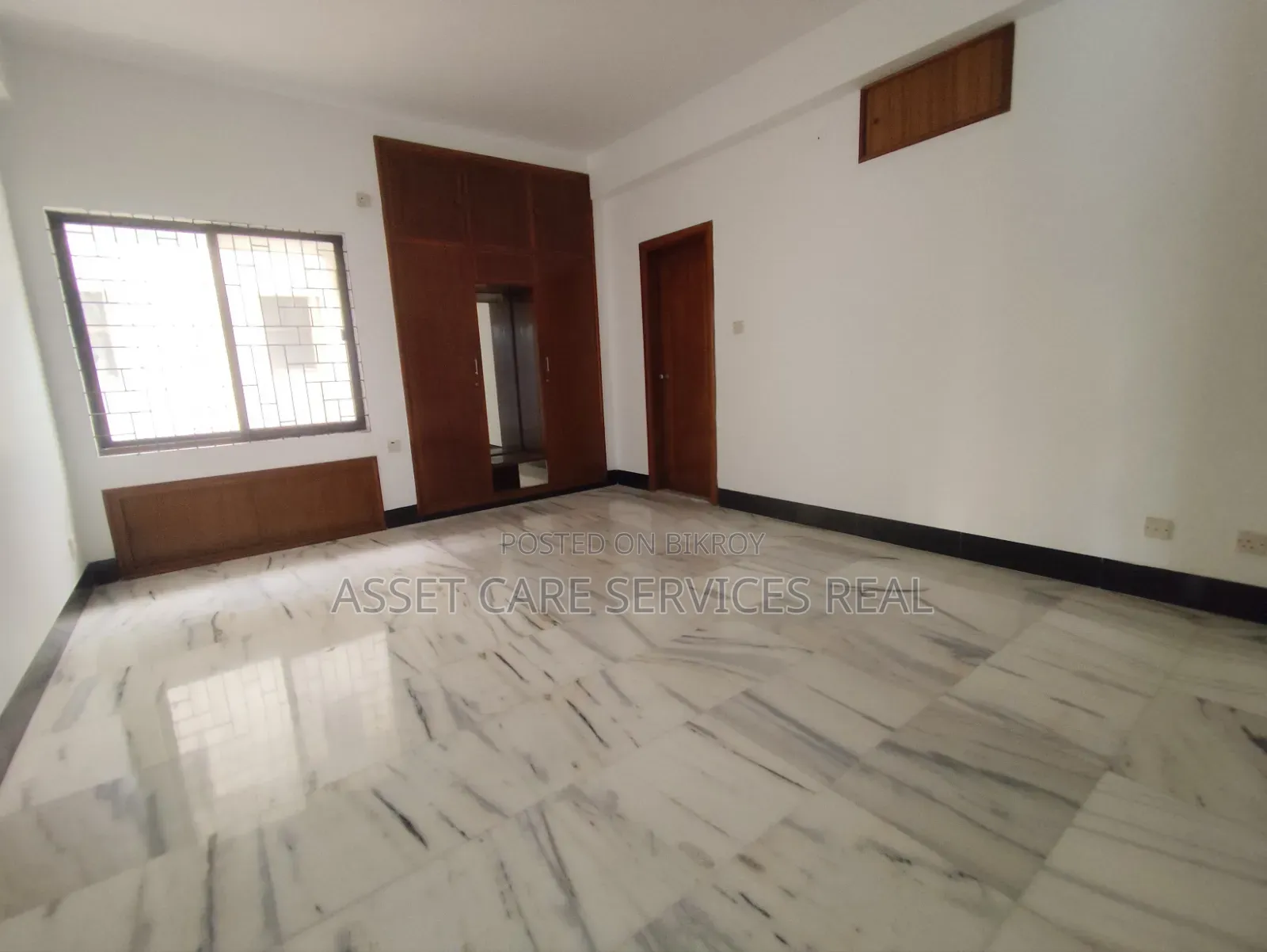 4000-SQFT Lake View Office Space Rent in Gulshan in Gulshan
