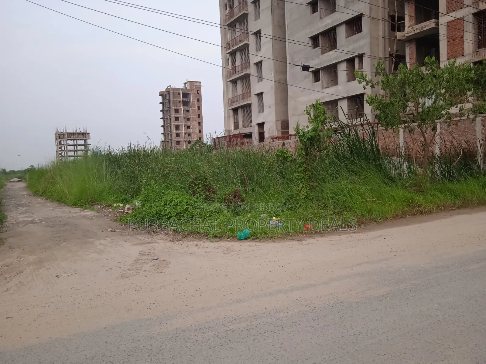 21.60 Katha Lake-View Corner Plot for Sale in Bashundhara R/A Block-P in Basundhara