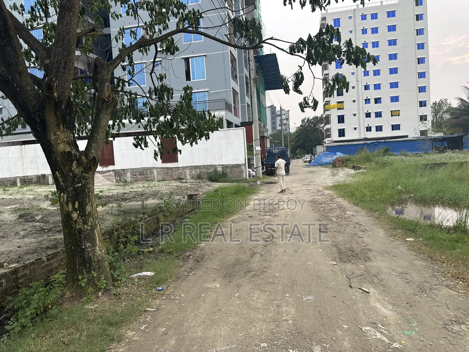 Block-M, 5-Katha, Near- 200' Road, Bashundhara R/A in Bashundhara City