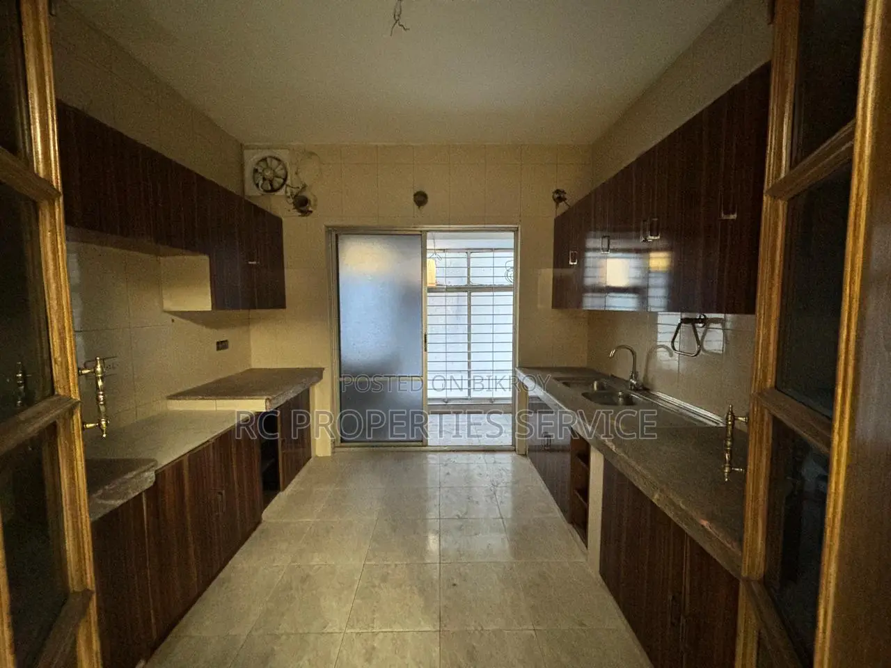 6-Bedroom House in Uttara for Sale in Uttara