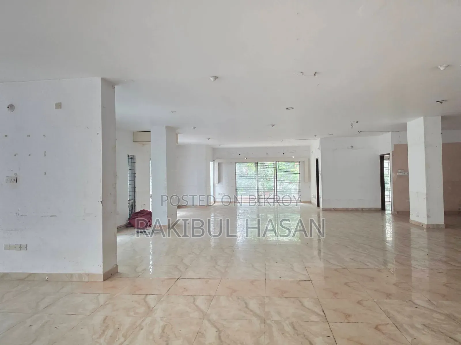 2650 SFT 1st Floor Office Rent in Gulshan 1 in Gulshan