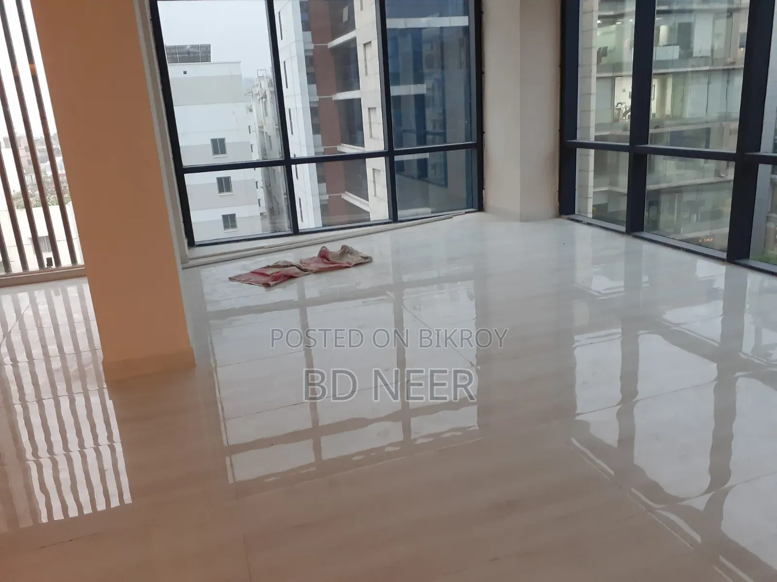 Grand Floor 2765 Sq Ft Open Space Available for Rent in Gulshan-2 in Gulshan