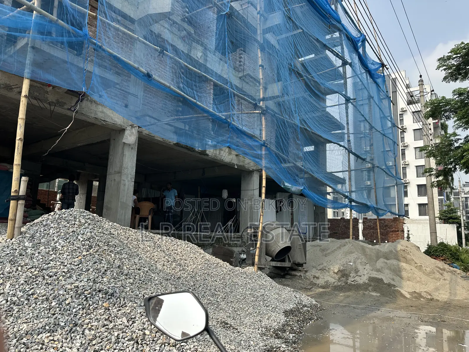 L-Block, (3+3)=6 Katha Plot Urgent Sell for Bashundhara R/A in Bashundhara City