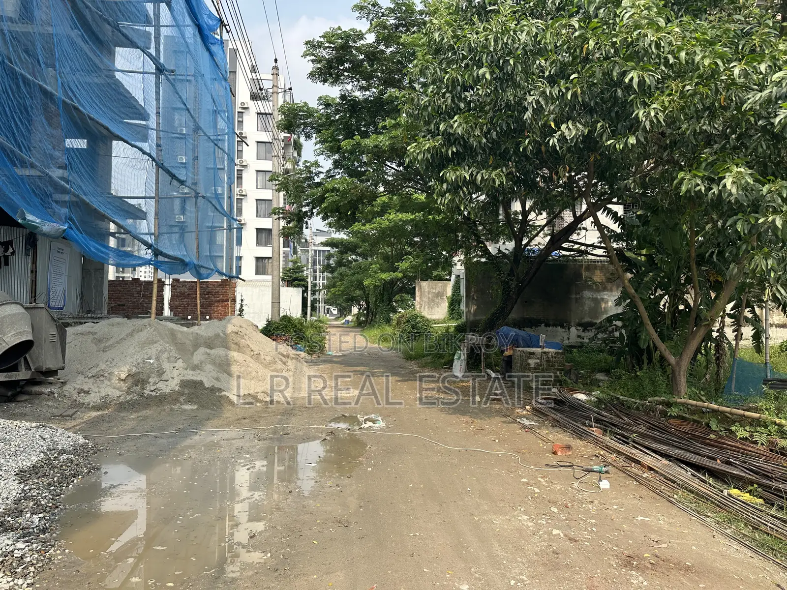 L-Block, (3+3)=6 Katha Plot Urgent Sell for Bashundhara R/A in Bashundhara City