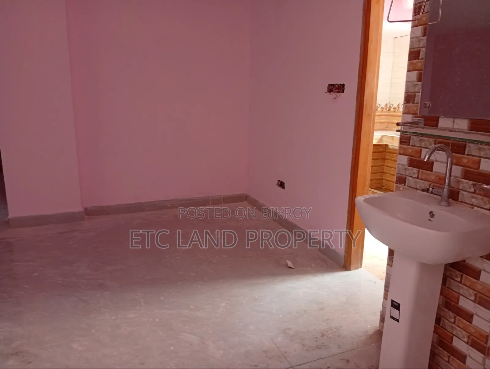 3-bedroom Apartment in Basabo for sale in Basabo