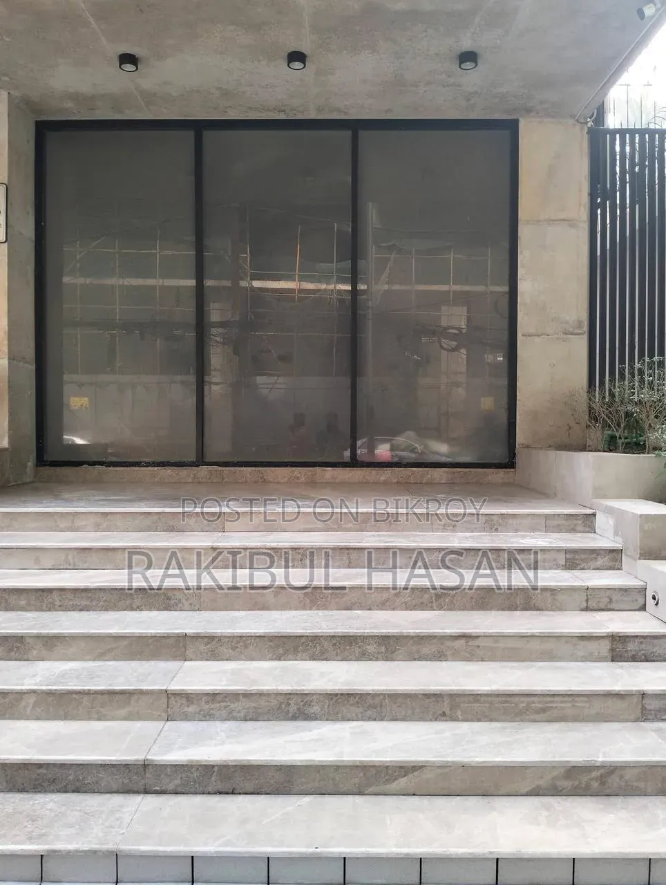 1000 SFT Ground Floor Coffee Shop/ Showroom Rent in Gulshan in Gulshan