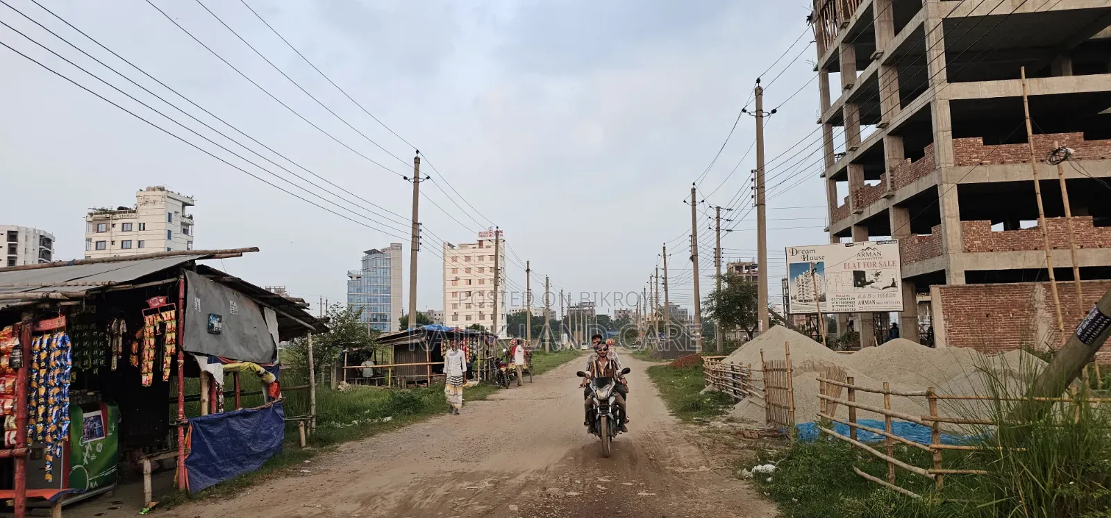 Plot for sale in Dhaka Uttara, East-facing in Uttara