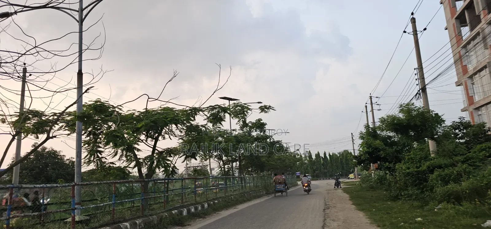 Plot for sale in Dhaka Uttara, East-facing in Uttara