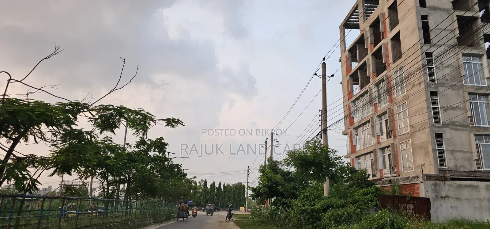 Plot for sale in Dhaka Uttara, East-facing in Uttara