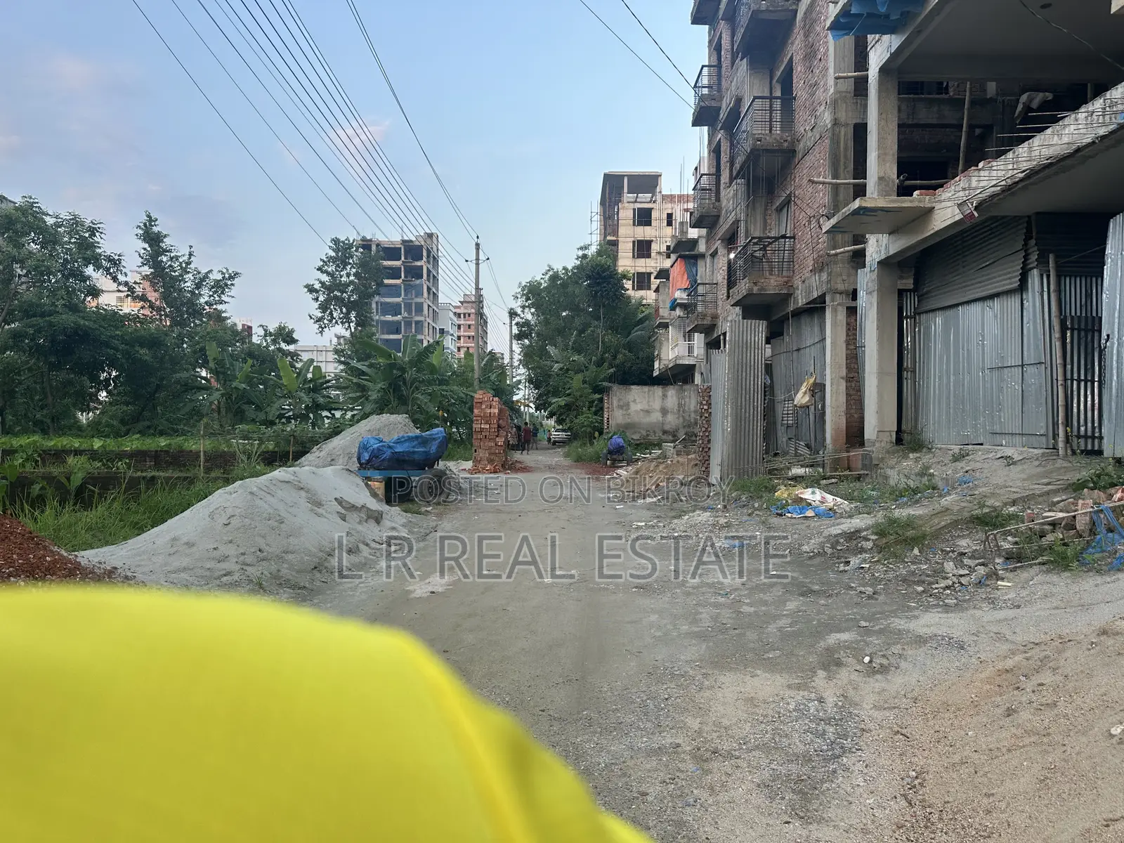 Block-M, 3-Katha, South-Face, Bashundhara R/A in Bashundhara City