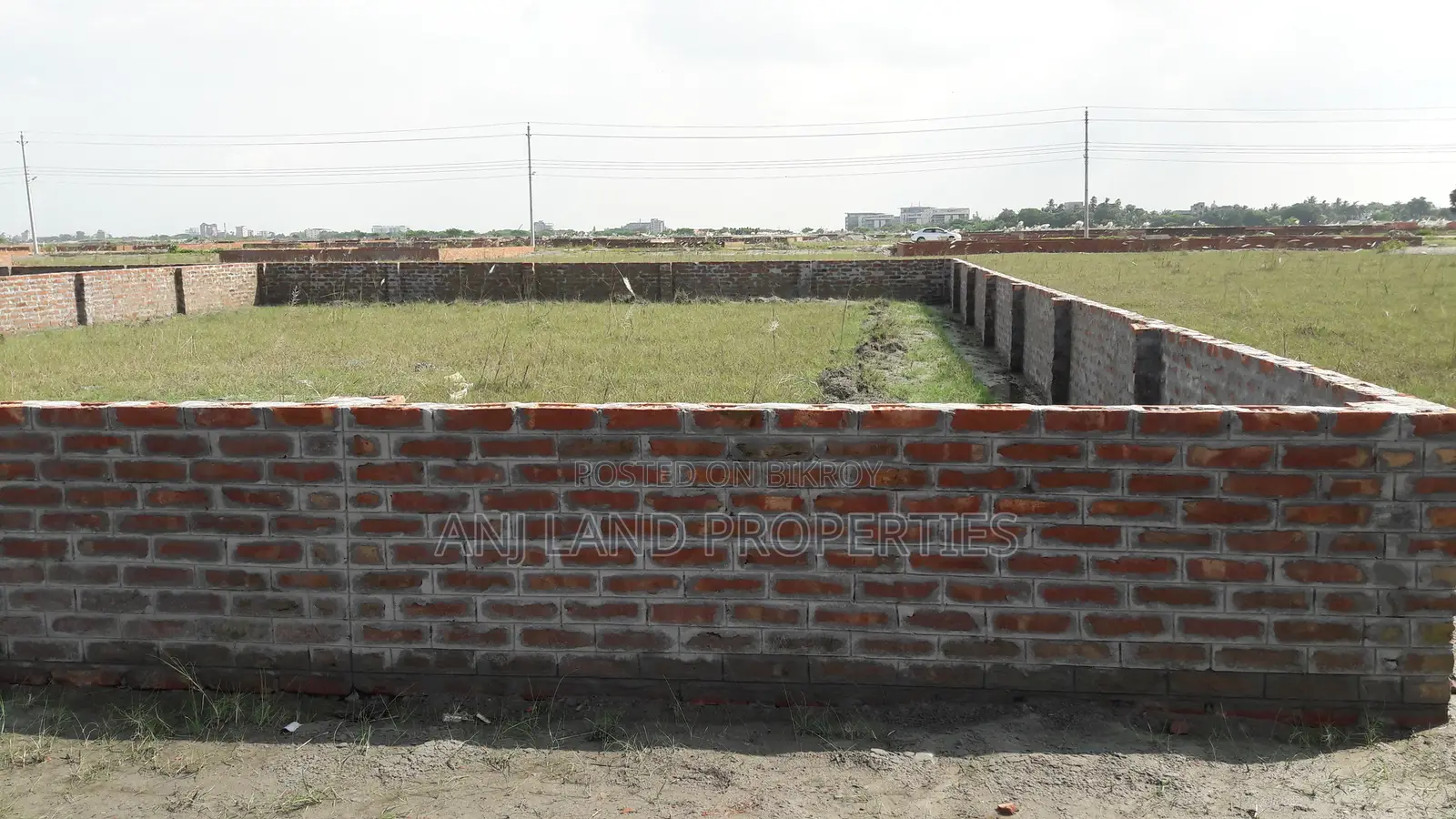 South-facing 5-katha plot for sale in M-Block, urgent in Basundhara