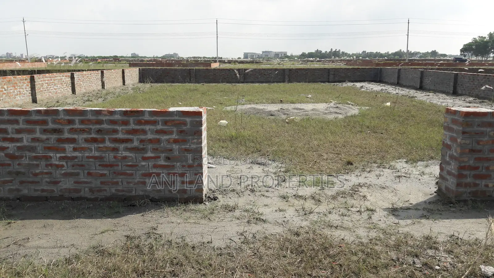 South-facing 5-katha plot for sale in M-Block, urgent in Basundhara