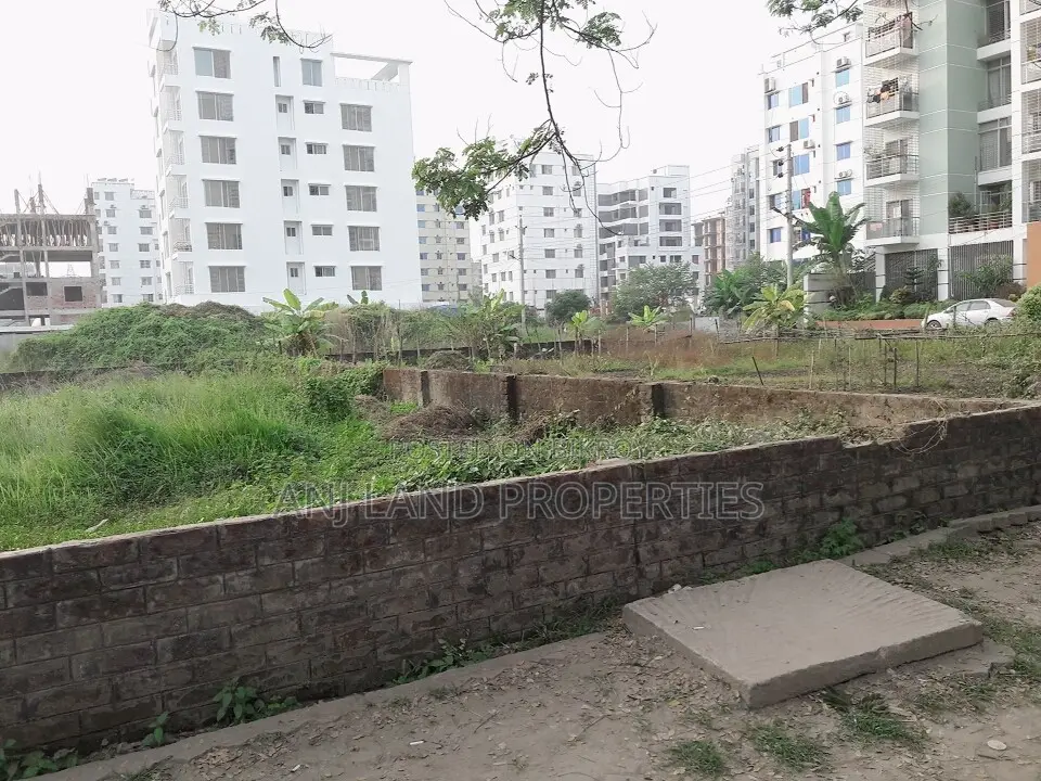 E-Block South Corner 5-Katha Plot Sale in Basundhara