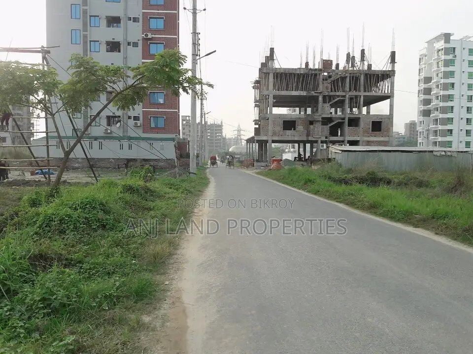 E-Block South Corner 5-Katha Plot Sale in Basundhara