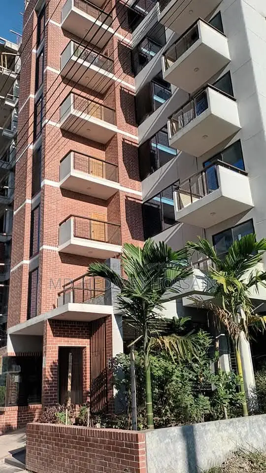 4-bedroom Apartment in Bashundhara for Sale in Basundhara