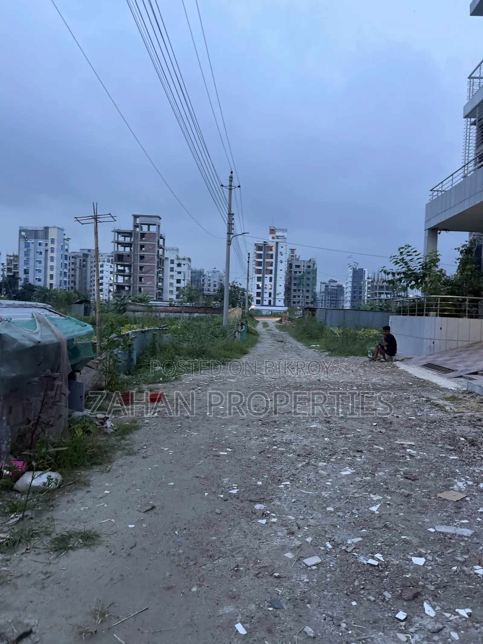 Ready Plot Bashundhura M Block 04 Katha South Face Plot Sell. in Basundhara