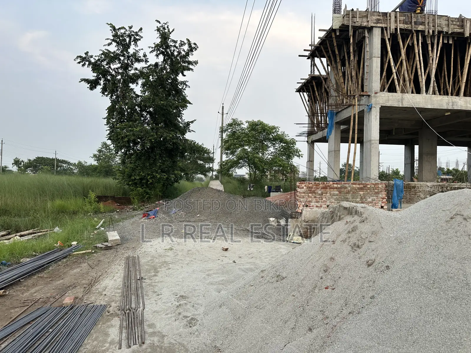 Block-N, 4-Katha, South-Facing Plot Urgent Sell, Bashundhara R/A in Bashundhara City