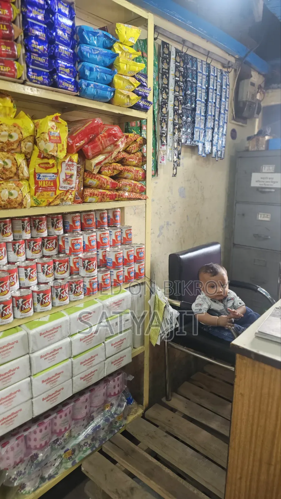 Shop for rent on Colonel Hat Main Road in Cornelhat