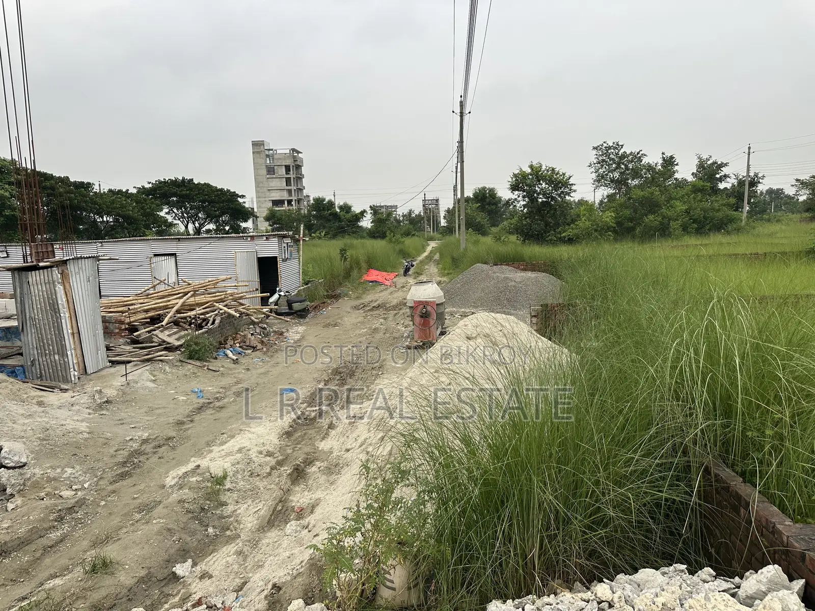 Block-M,(3x8)=24 Katha,South-Face, Near- 200'road,Bashundhara R/A in Bashundhara City