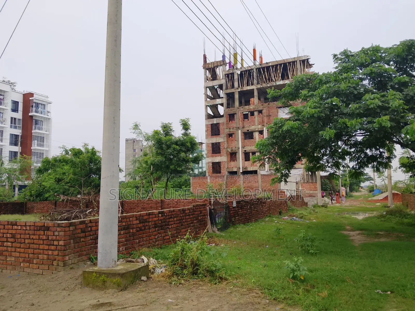 P- Block//3 Katha//Southface//Near of Bashundhara Community Park in Basundhara