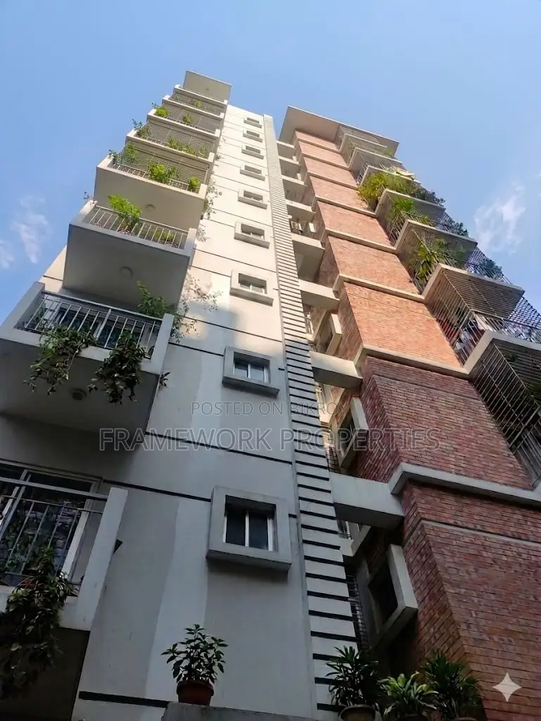 3-Bedroom Apartment in Malibag for Sale in Malibag