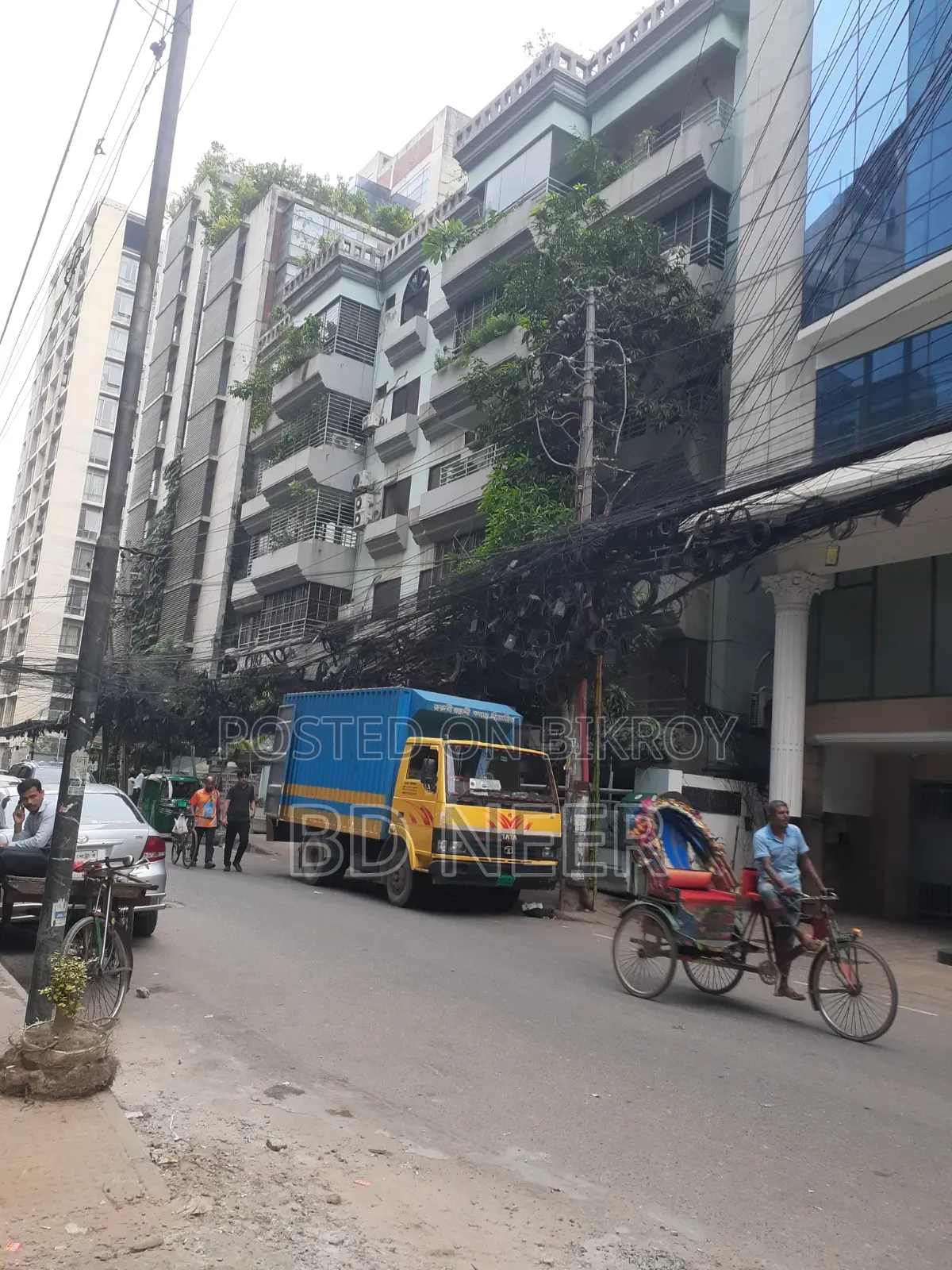 G+5 Storied Building for Rent in Gulshan in Gulshan