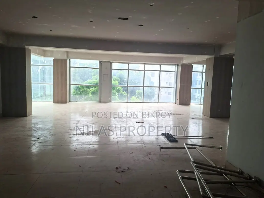 Gym/Diagnostic Center/Office 12000 SFT Commercial Space Rent in Dhanmondi