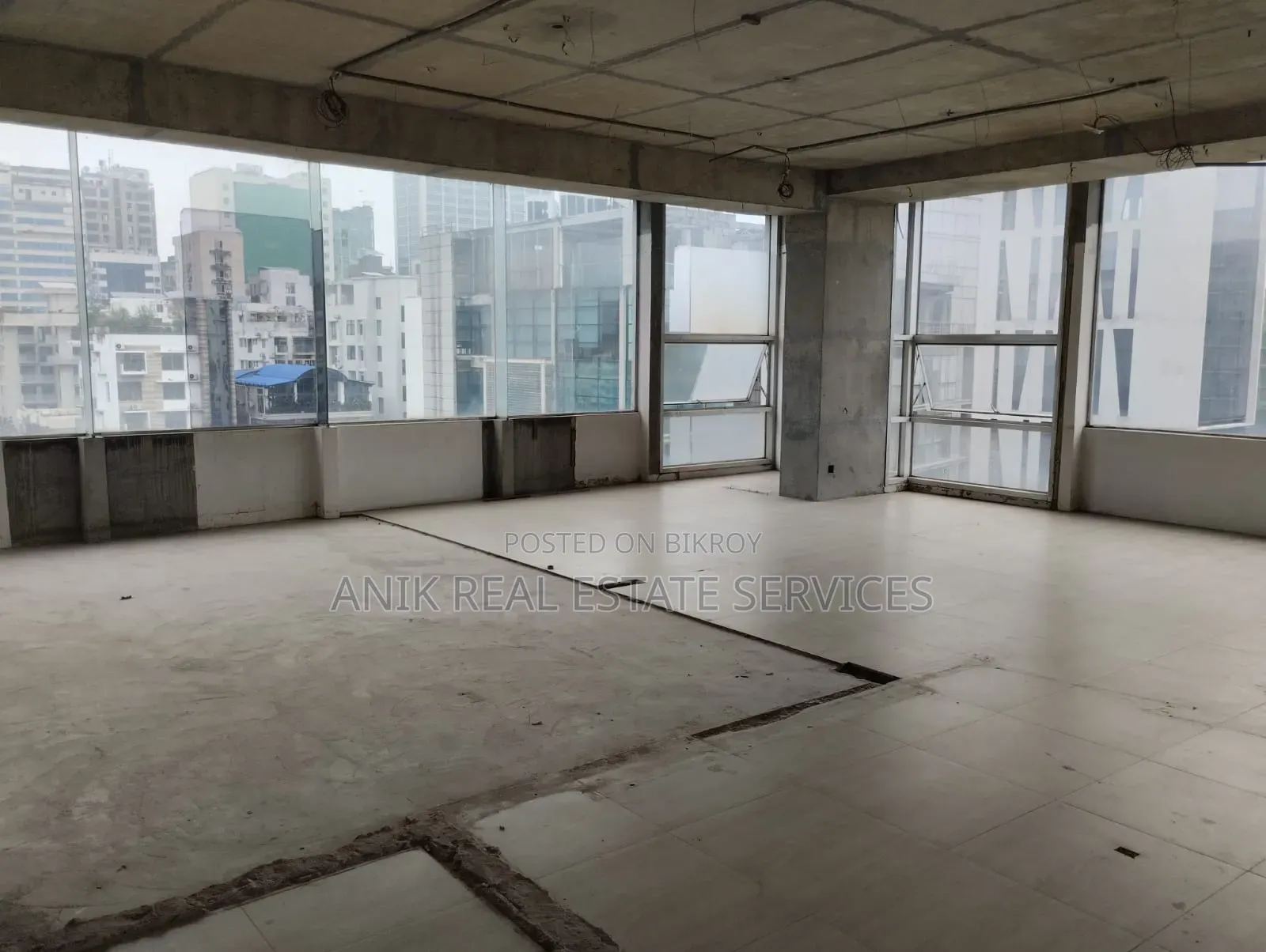 Commercial 3200 SFT Office Space Rent at Banani in Banani