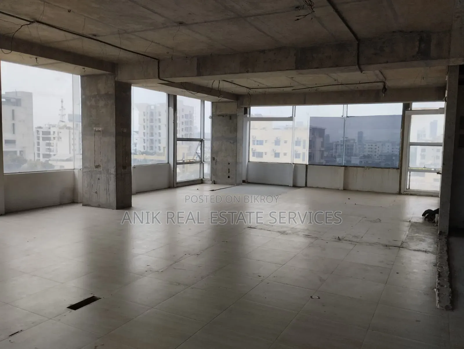 Commercial 3200 SFT Office Space Rent at Banani in Banani