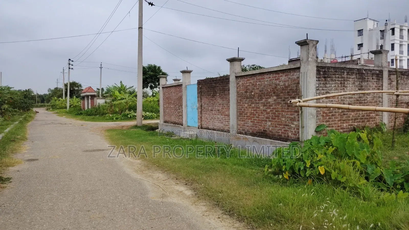 3 Katha plot for urgent need in 300 Feet Road sector. in Purbachal