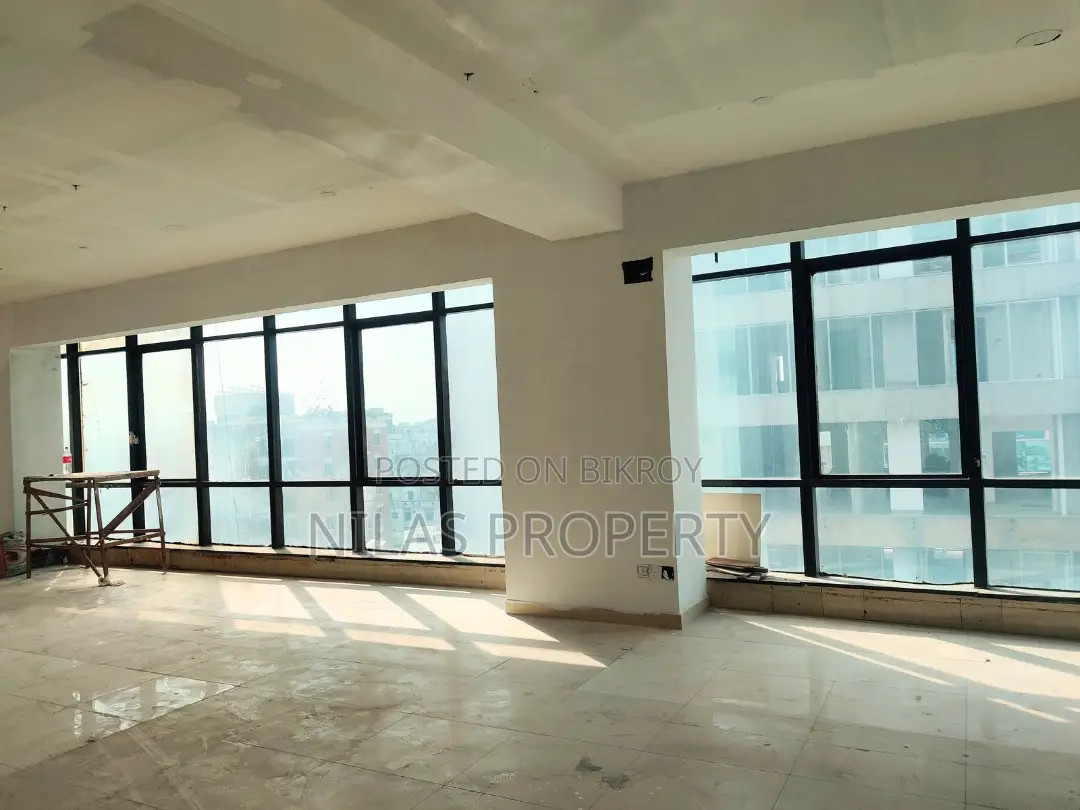 Prime Front View Commercial Space Rent in Dhanmondi in Dhanmondi