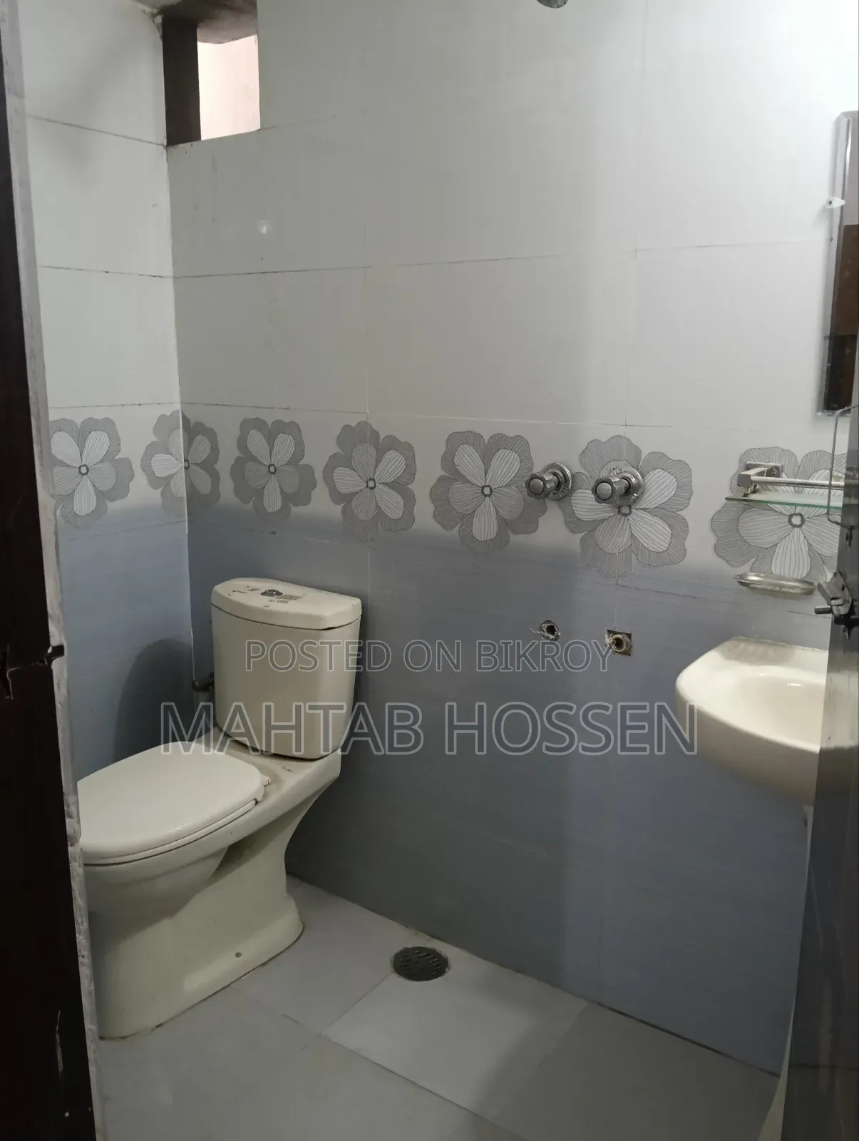 Furnished 3-bedroom Apartment in Dhanmondi for Sale in Dhanmondi
