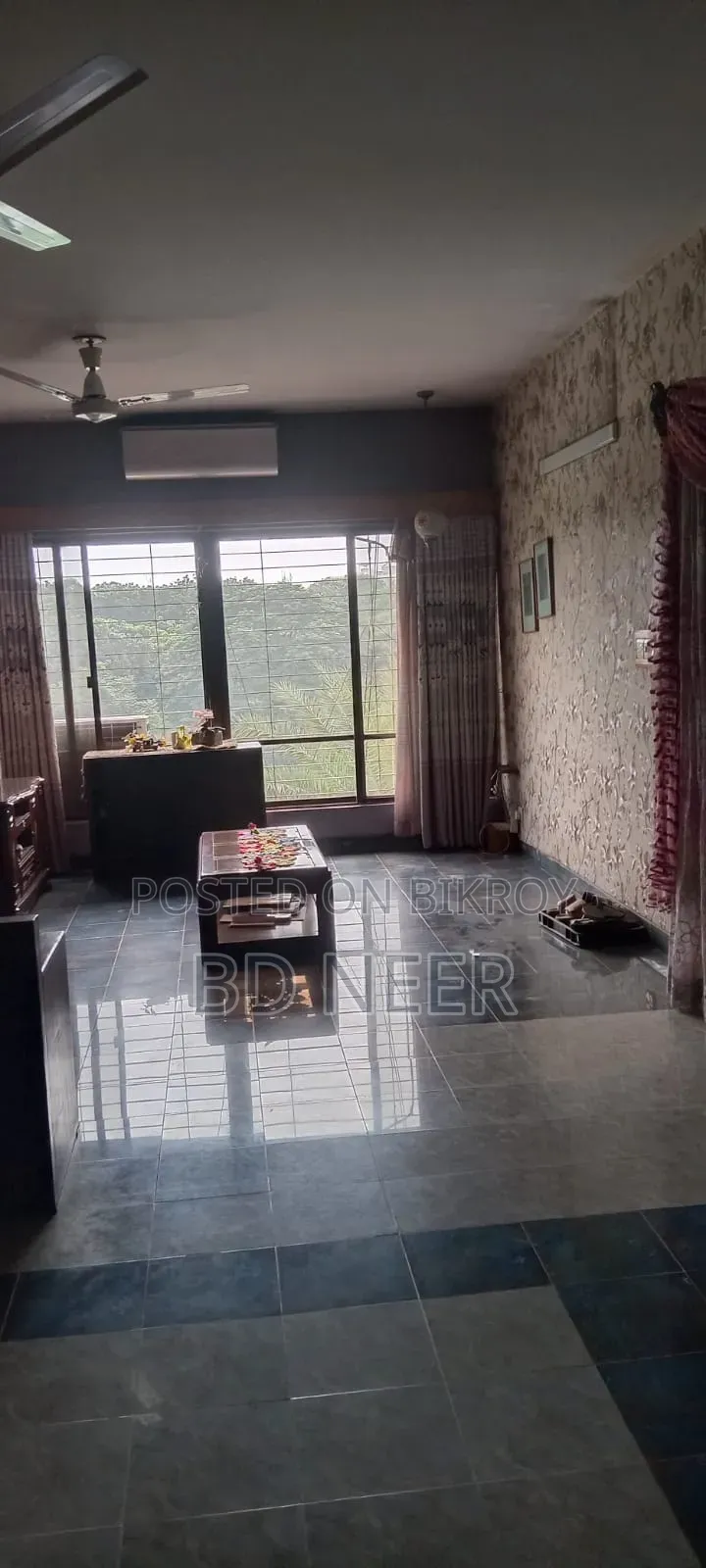 Semi Furnished 2500 Sq Ft Office for Rent in Gulshan-2 in Gulshan