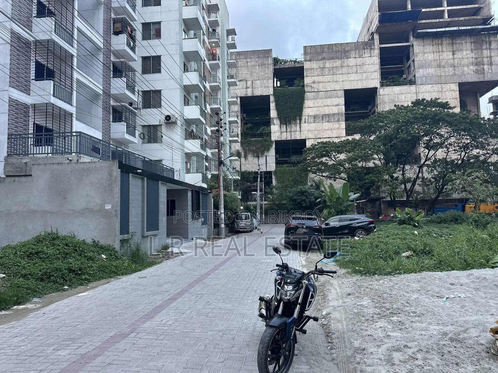 Block-I, 5-Katha, South-Face, Near Paypan School, Bashundhara R/A in Bashundhara City